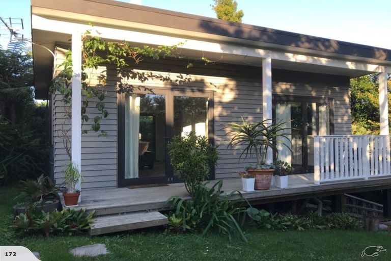 Photo of property in 26 Peter Terrace, Castor Bay, Auckland, 0620