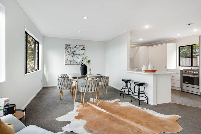 Photo of property in 2/13 Greenridge Court, Glenfield, Auckland, 0629