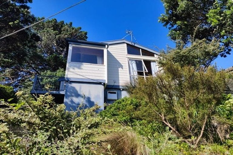 Photo of property in 43 Houghton Bay Road, Houghton Bay, Wellington, 6023