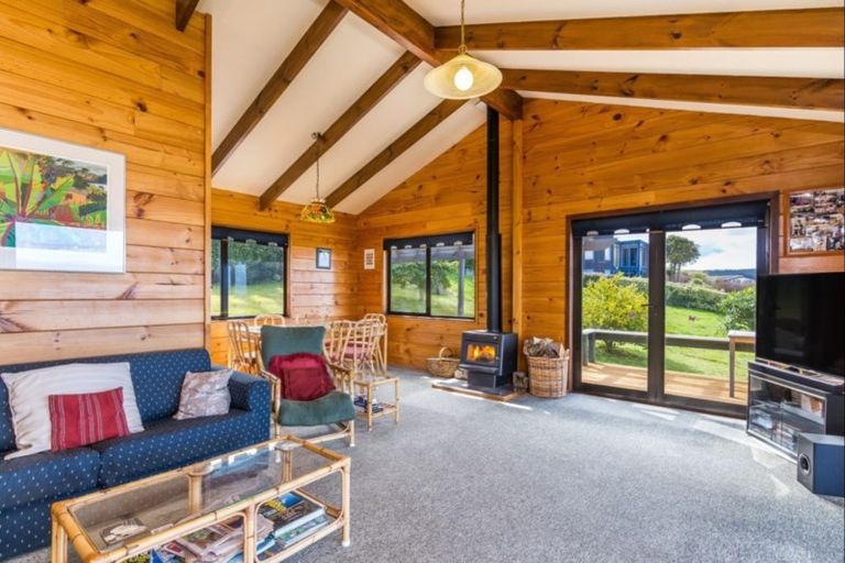 Photo of property in 16 Hinekapi Terrace, Kuratau, Turangi, 3381