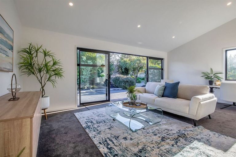 Photo of property in 214 Riverlaw Terrace, Saint Martins, Christchurch, 8022