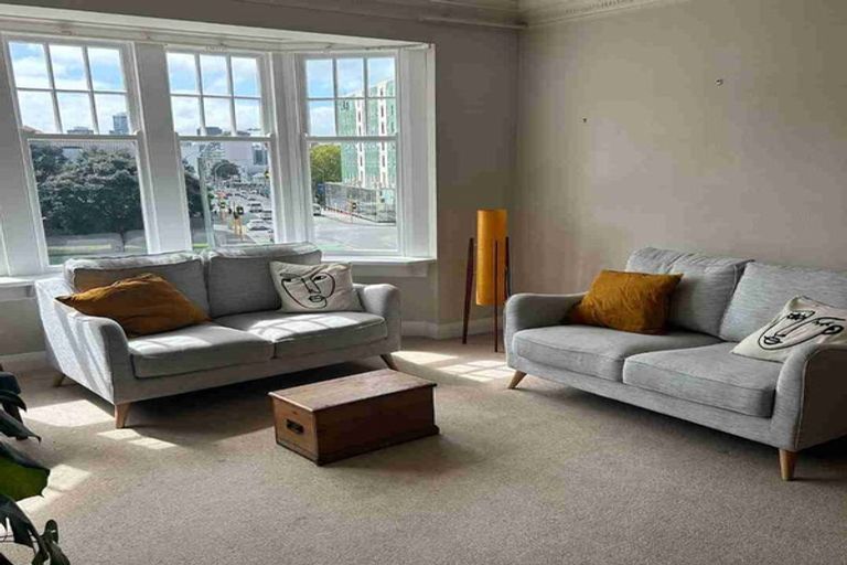 Photo of property in Pukehinau Flats, 4/1 Brooklyn Road, Mount Cook, Wellington, 6011