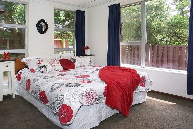 Photo of property in 52 Mark Avenue, Paparangi, Wellington, 6037