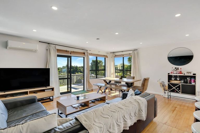 Photo of property in 14 Downes Street, Titahi Bay, Porirua, 5022