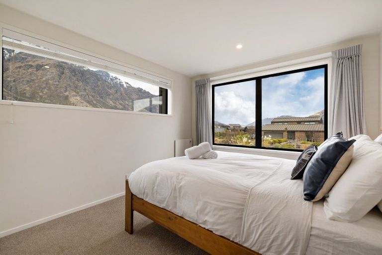 Photo of property in 35 Jacks Point Rise, Jacks Point, Queenstown, 9371