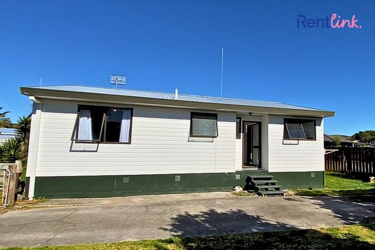 Photo of property in 43a Lyn Grove, Papamoa Beach, Papamoa, 3118