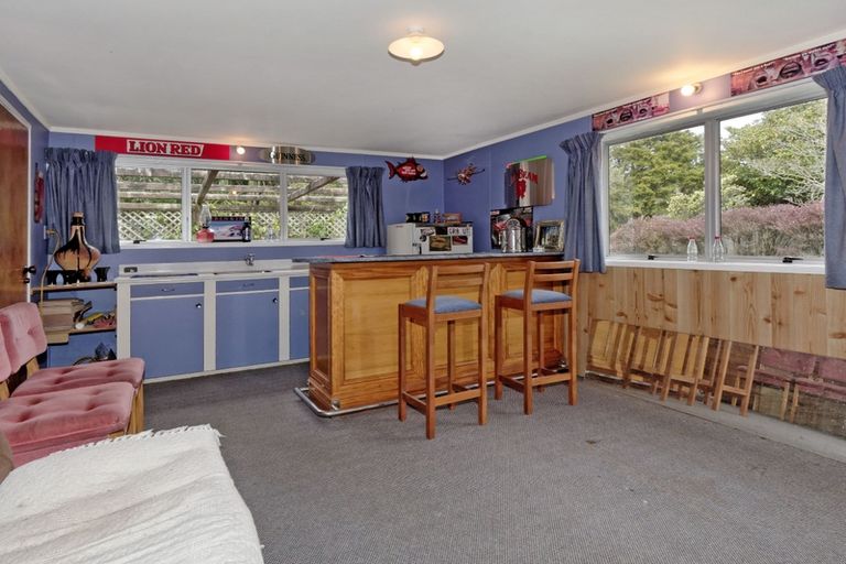 Photo of property in 148 Atkinson Road, Titirangi, Auckland, 0604