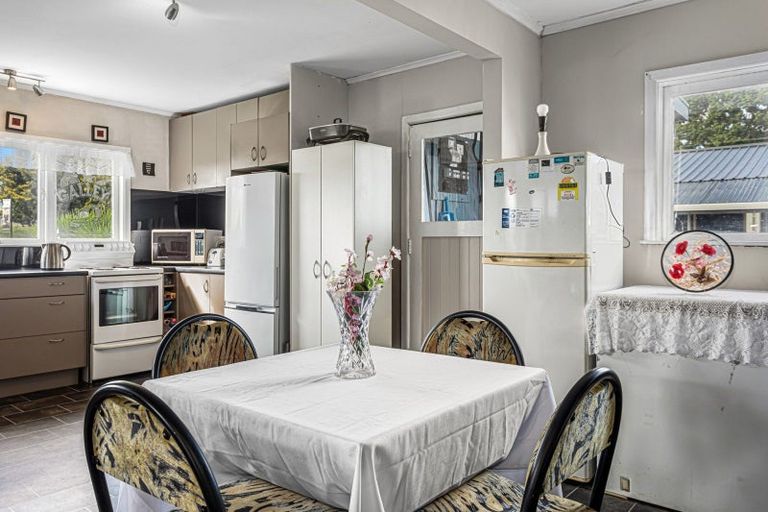 Photo of property in 46 College Road, Edgecumbe, 3120