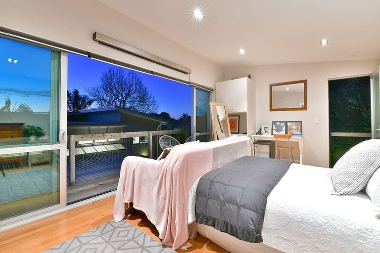 Photo of property in 58 The Circle, Manly, Whangaparaoa, 0930
