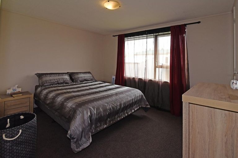 Photo of property in 2/2 Lee Road, Taradale, Napier, 4112