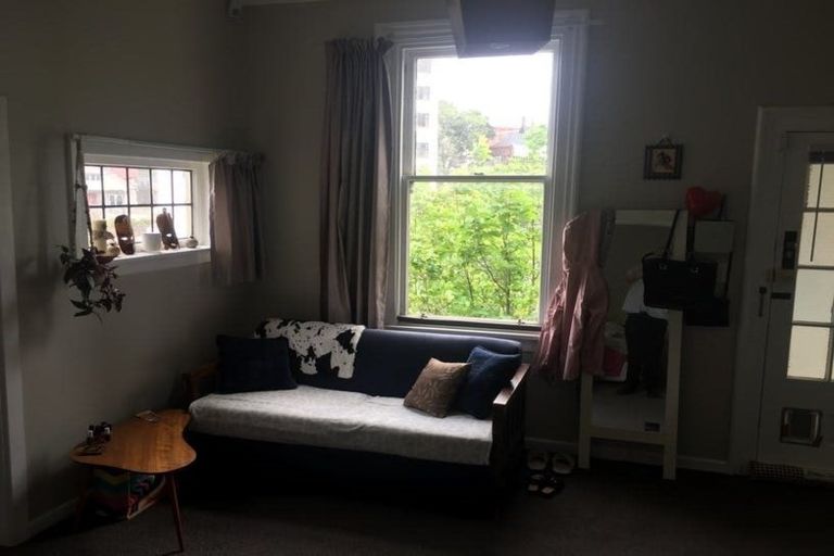 Photo of property in 17 Portland Crescent, Thorndon, Wellington, 6011