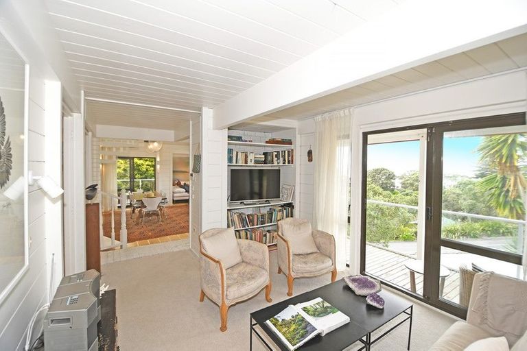 Photo of property in 47 Grand View Road, Leigh, 0985