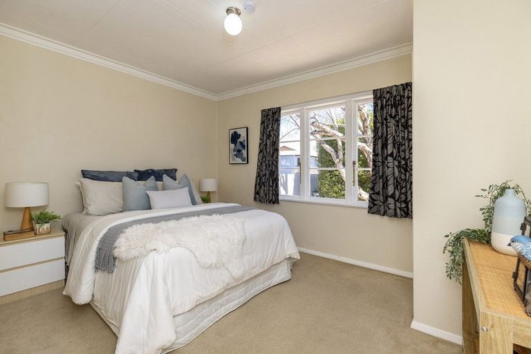 Photo of property in 5 Dale Road, Raumati South, Paraparaumu, 5032