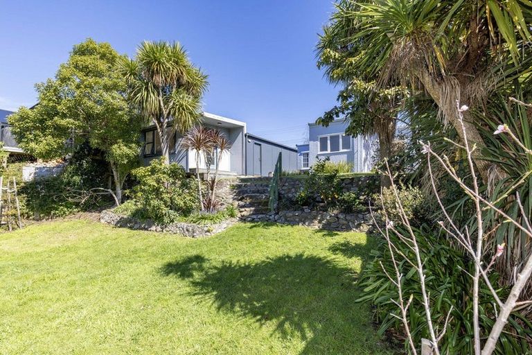 Photo of property in 5 Dale Road, Raumati South, Paraparaumu, 5032