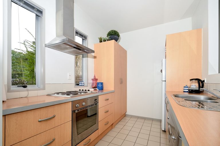 Photo of property in 21 Albionvale Road, Glen Eden, Auckland, 0602