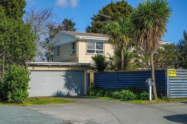 Photo of property in 23 The Centre, Waipu, 0510