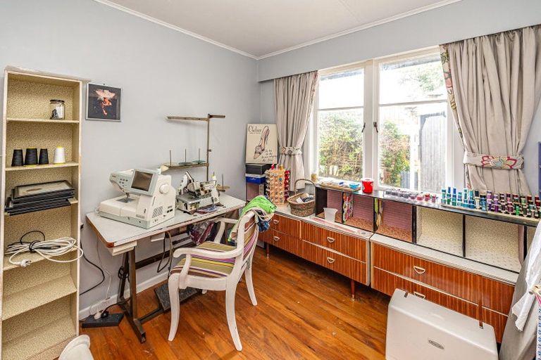 Photo of property in 64 Wikitoria Road, Putiki, Whanganui, 4501