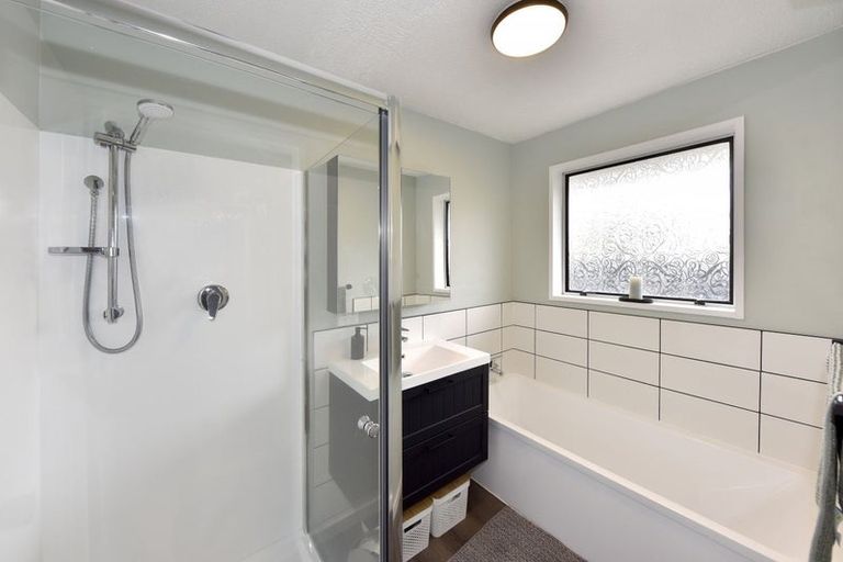 Photo of property in 2/50 Valecrest Avenue, Parklands, Christchurch, 8083