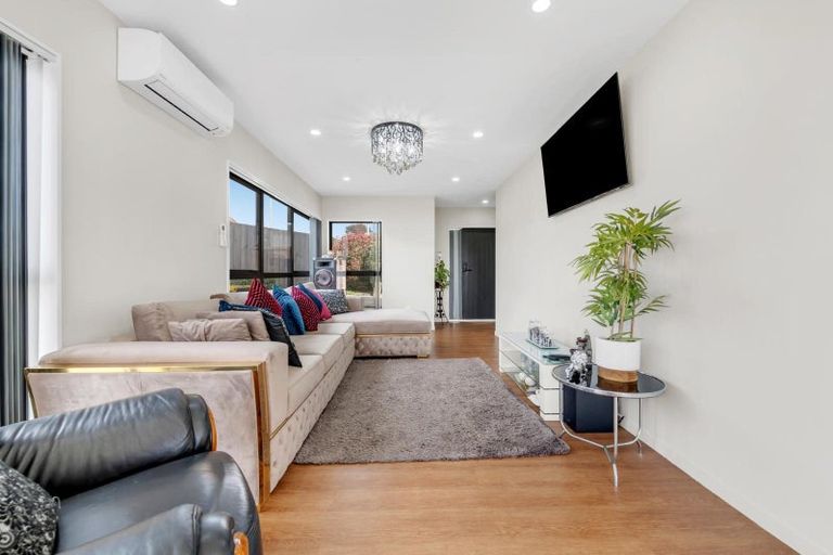Photo of property in 11a Kimdale Place, Totara Heights, Auckland, 2105