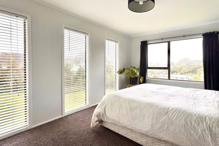 Photo of property in 11 Dunsandel Grove, Silverstream, Upper Hutt, 5019