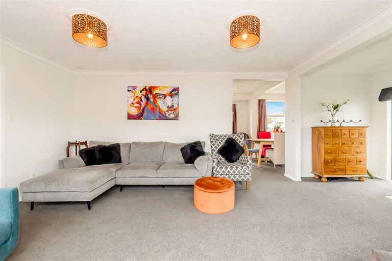 Photo of property in 43 Walton Road, Paraparaumu Beach, Paraparaumu, 5032