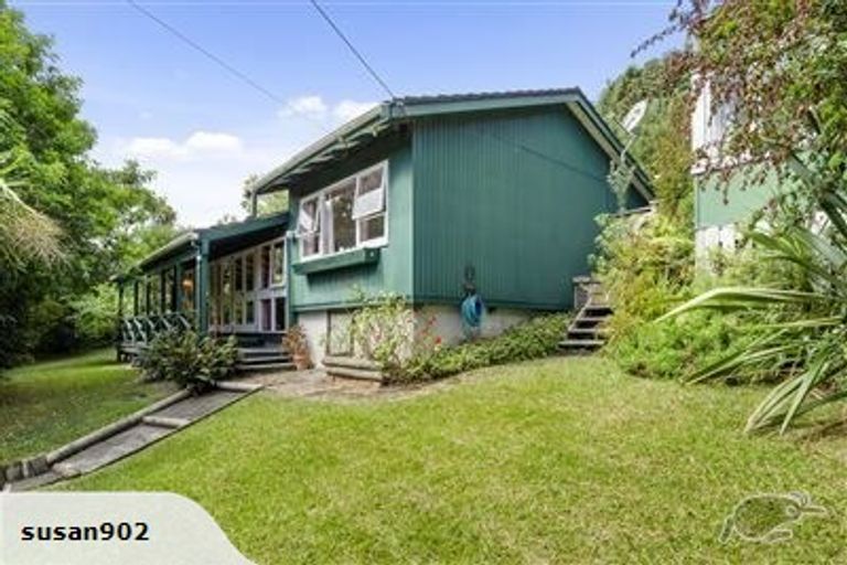 Photo of property in 16 Philson Terrace, Browns Bay, Auckland, 0630