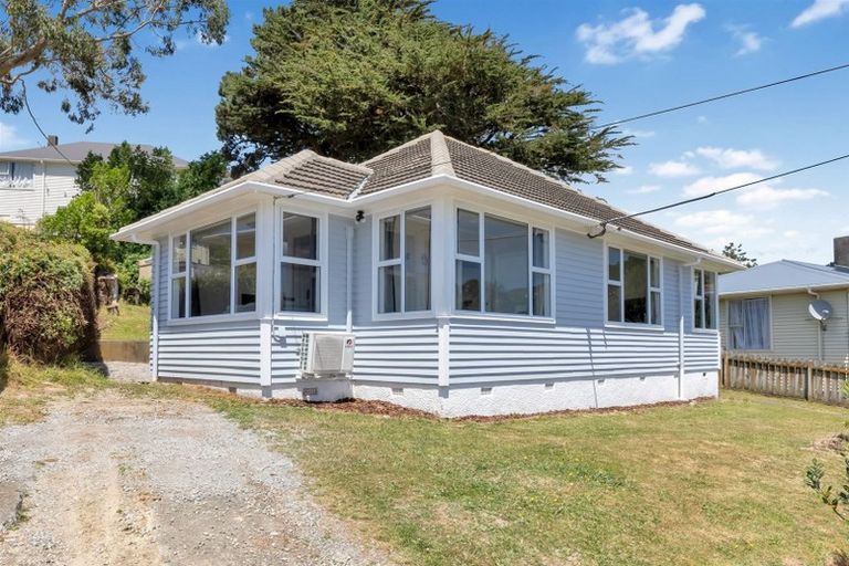 Photo of property in 96 Hampshire Street, Cannons Creek, Porirua, 5024