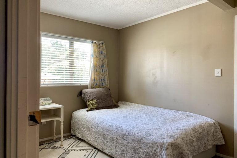 Photo of property in 1/24 Curacao Place, Half Moon Bay, Auckland, 2012