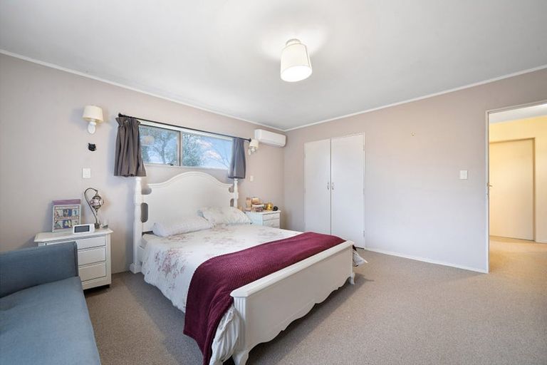 Photo of property in 2/37 Seabrook Avenue, New Lynn, Auckland, 0600