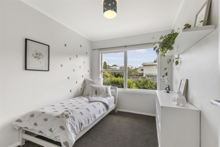 Photo of property in 6 Stott Avenue, Birkdale, Auckland, 0626