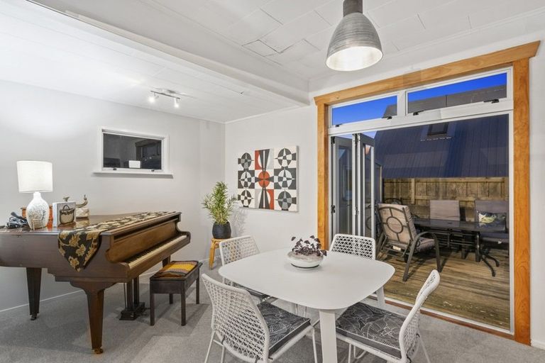 Photo of property in 2 Record Street, Fitzroy, New Plymouth, 4312