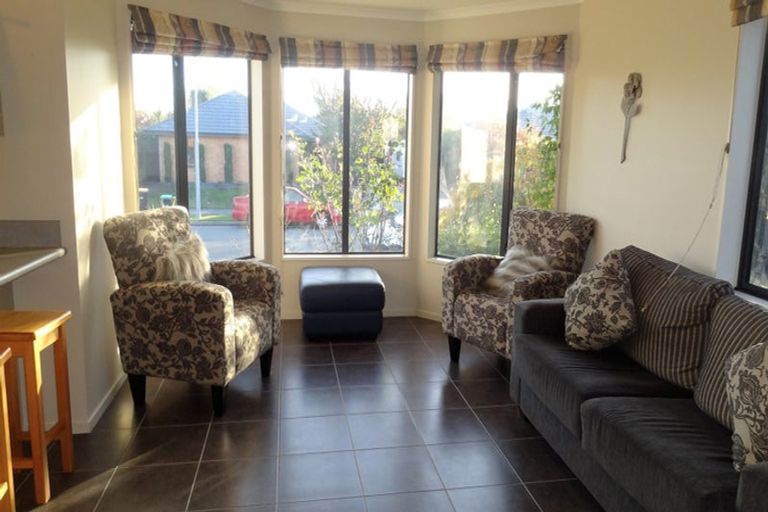 Photo of property in 5 John Morel Place, Parklands, Christchurch, 8083