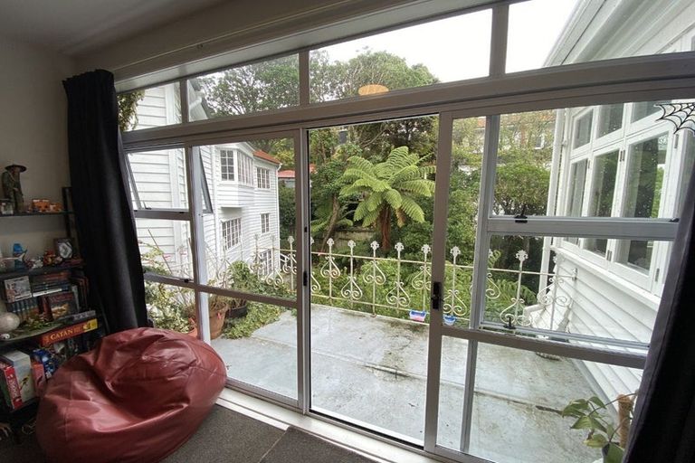 Photo of property in 4a Easdale Street, Kelburn, Wellington, 6012