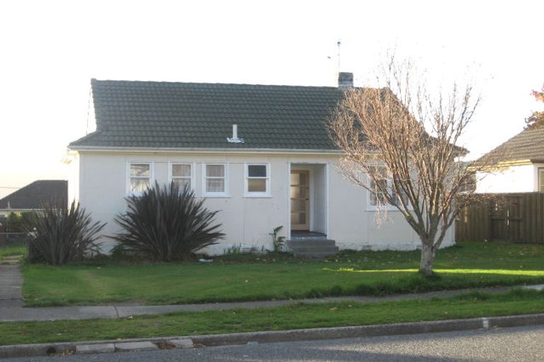 Photo of property in 90 Wilkie Crescent, Naenae, Lower Hutt, 5011