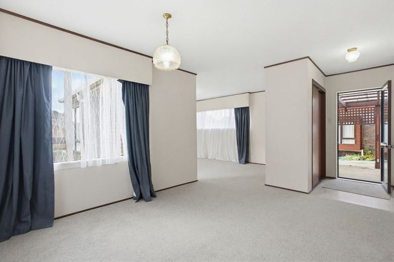 Photo of property in 2a Civic Place, Waiuku, 2123