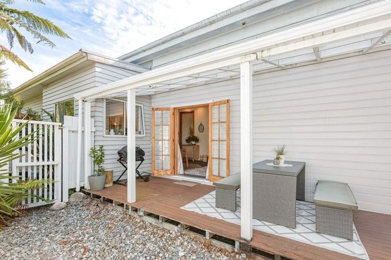 Photo of property in 52 Brougham Street, Westport, 7825