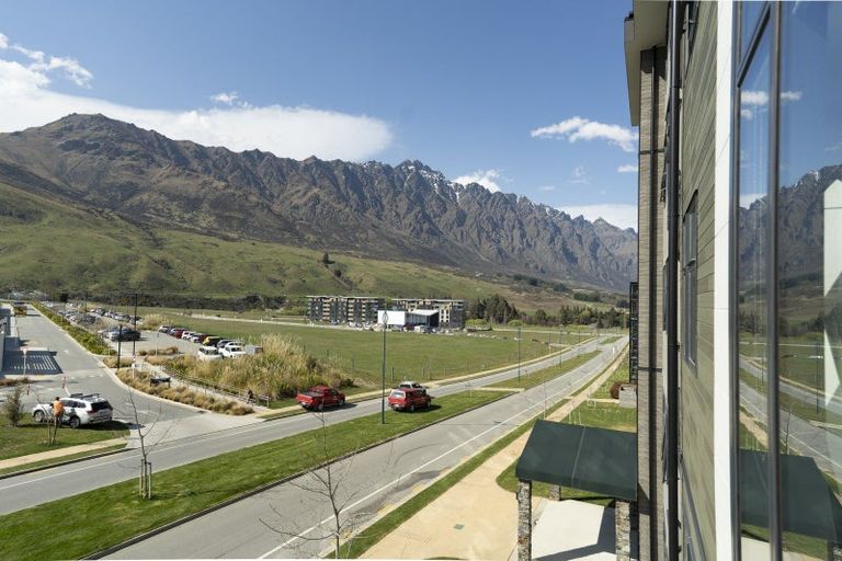Photo of property in Wyndham Gardens Apartments, 30 Red Oaks Drive, Frankton, Queenstown, 9300