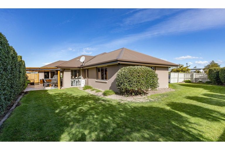 Photo of property in 12 Belgrave Drive, Rangiora, 7400