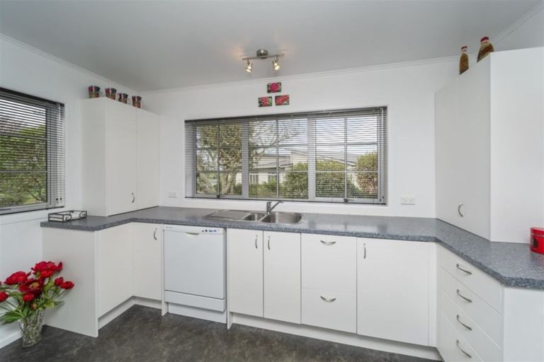 Photo of property in 2 Ropata Street, Hawera, 4610