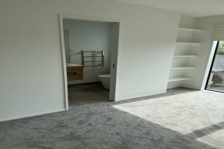 Photo of property in 6/26 Buscomb Avenue, Henderson, Auckland, 0610