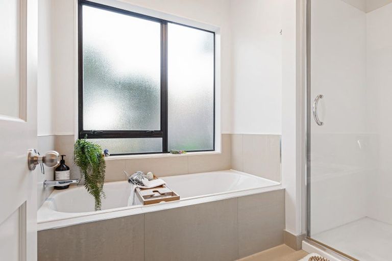 Photo of property in 28 Bellbird Rise, Murrays Bay, Auckland, 0630