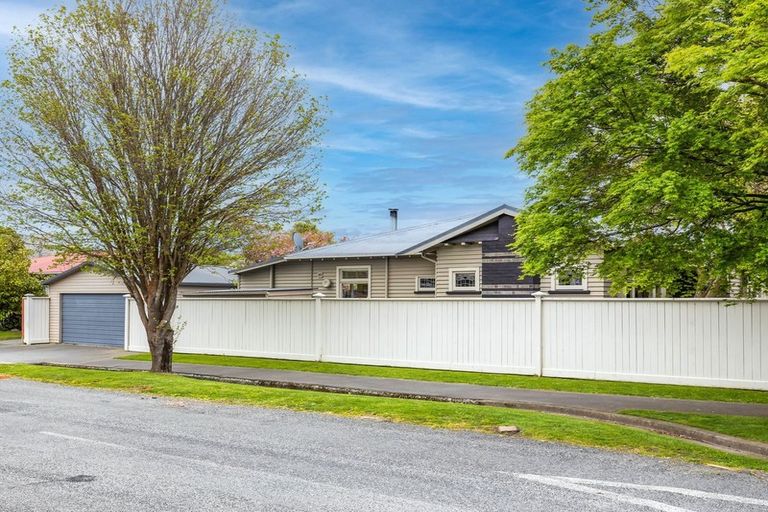 Photo of property in 2 Galway Avenue, Bryndwr, Christchurch, 8052