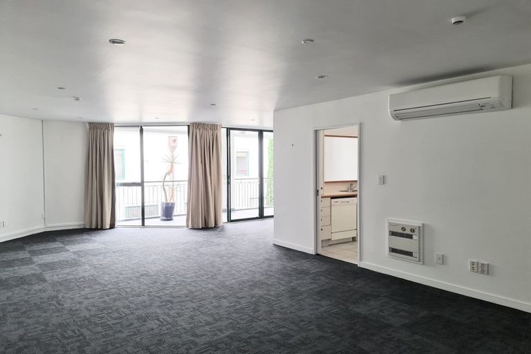 Photo of property in St James Courts, 3/77 Gloucester Street, Christchurch Central, Christchurch, 8013