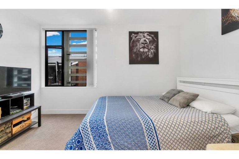 Photo of property in 105 Buckley Avenue, Hobsonville, Auckland, 0616