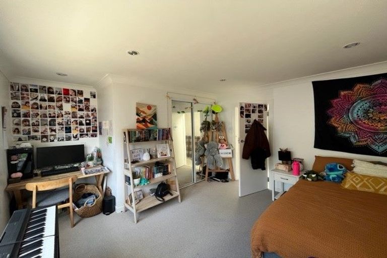 Photo of property in 281 Muritai Road, Eastbourne, Lower Hutt, 5013