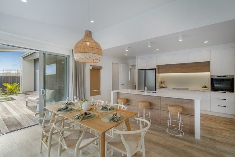 Photo of property in 7 Awatea Drive, Whitianga, 3510