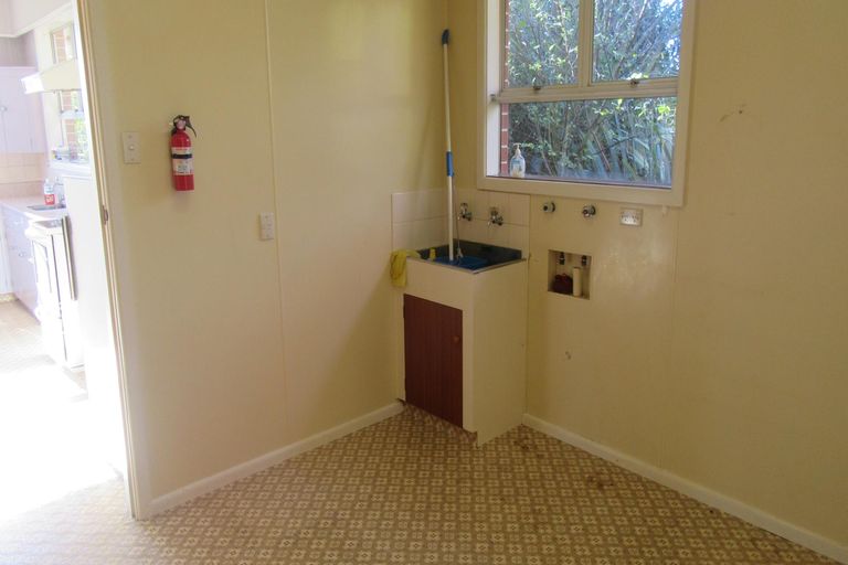 Photo of property in 2 Victoria Street, Waimate, 7924