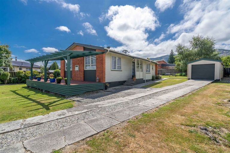 Photo of property in 4 Mill Street, Tapanui, 9522