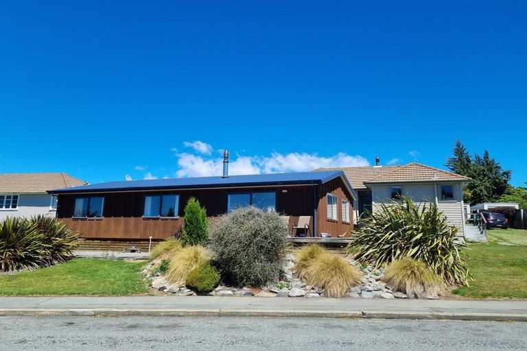 Photo of property in 16 Aorangi Crescent, Lake Tekapo, 7999