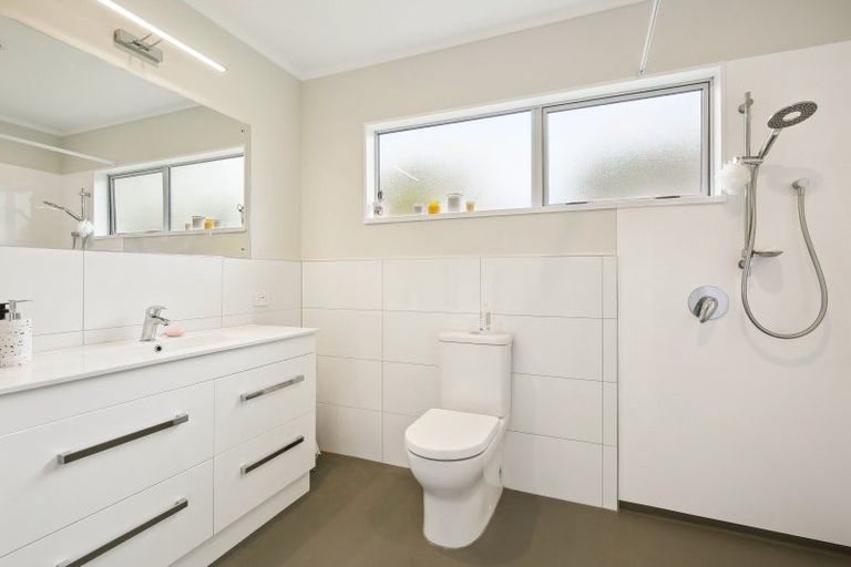 Photo of property in 2a Mckeefry Grove, Tawa, Wellington, 5028